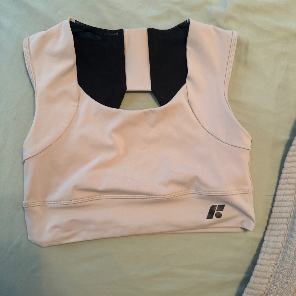 Forme power bra in Ecru
